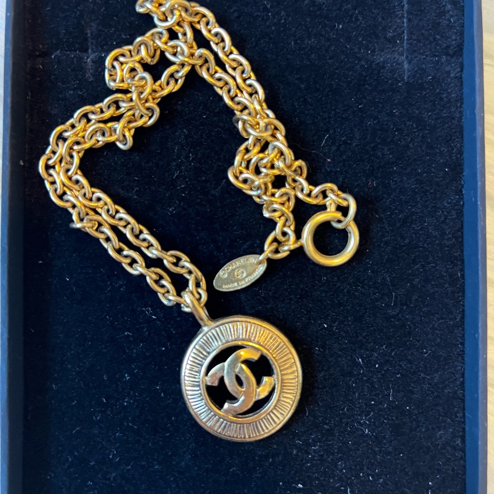 vintage Chanel necklace - Picture 2 of 4